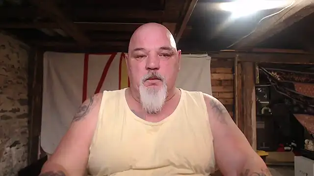 Newfiesausage1972 online show from March 18, 2026, 9:51 pm