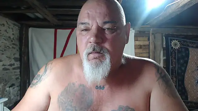 Snapshot of Newfiesausage1972 chatting on June 15, 2026, 9:11 am Newfiesausage1972 online show from June 15, 2026, 9:11 am