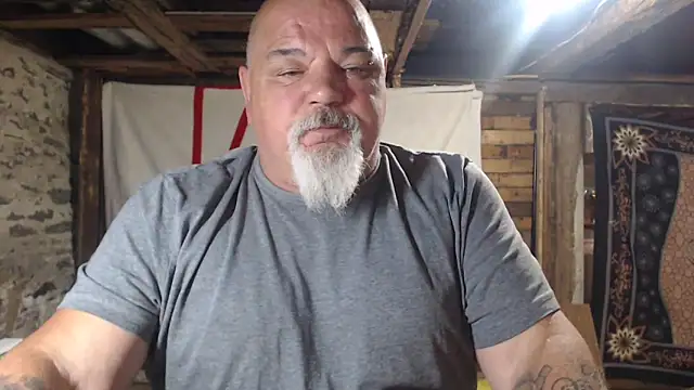 Snapshot of Newfiesausage1972 chatting on June 17, 2026, 9:12 am Newfiesausage1972 online show from June 17, 2026, 9:12 am