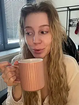 Snapshot of meanexx chatting on February 25, 2026, 7:51 am meanexx online show from February 25, 2026, 7:51 am