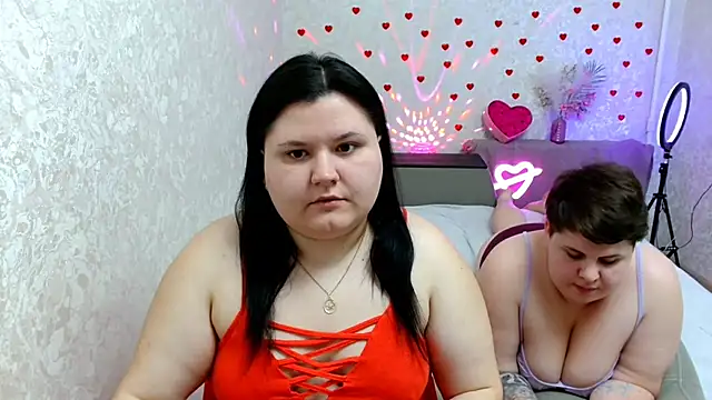 BeckyAndHellen online show from February 26, 2025, 7:05 pm