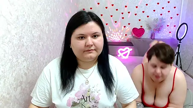 BeckyAndHellen online show from March 4, 2025, 10:57 am