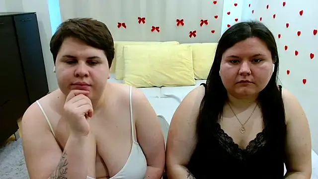 BeckyAndHellen online show from October 17, 2025, 11:13 am