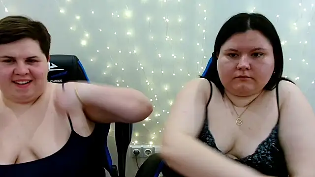 BeckyAndHellen online show from April 27, 2026, 10:08 pm
