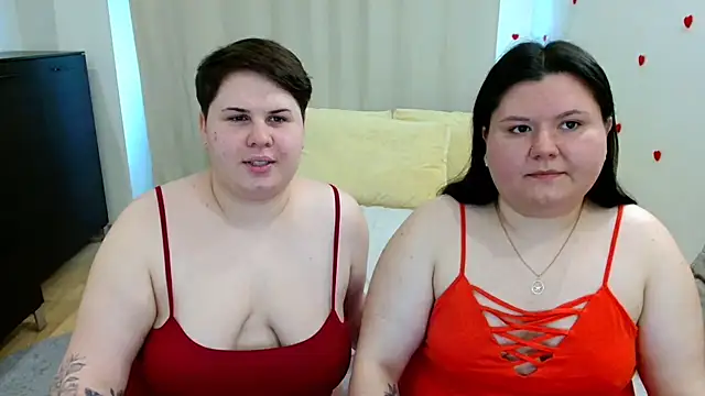 BeckyAndHellen online show from June 16, 2026, 11:02 am