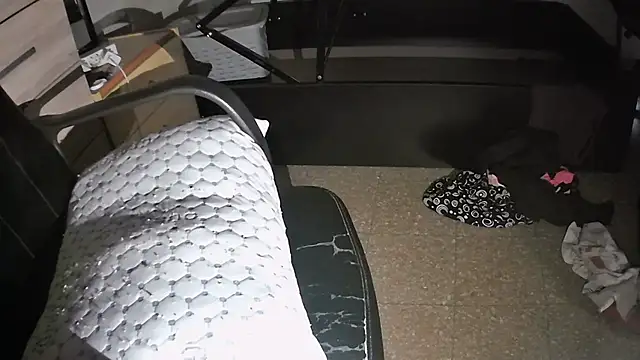 Snapshot of MartaMoon96 chatting on December 1, 2025, 2:33 pm MartaMoon96 online show from December 1, 2025, 2:33 pm