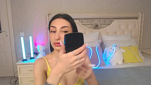 Lina Robbins online show from March 13, 2026, 12:39 am