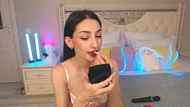 Lina Robbins online show from March 19, 2026, 12:47 am