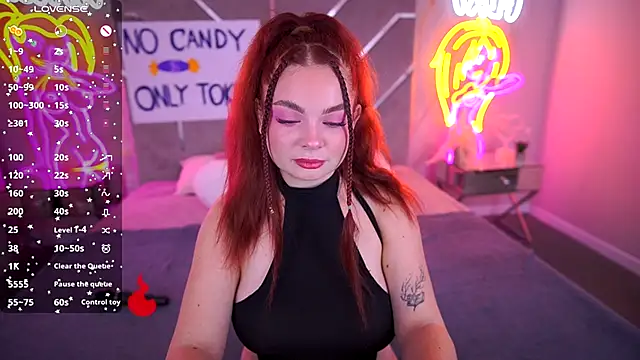 CarolinaDia online show from October 31, 2025, 8:21 pm