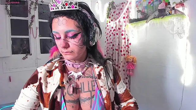 lady sontse  online show from December 2, 2025, 10:49 pm