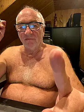 Snapshot of biggandybig chatting on September 22, 2025, 10:01 pm biggandybig online show from September 22, 2025, 10:01 pm