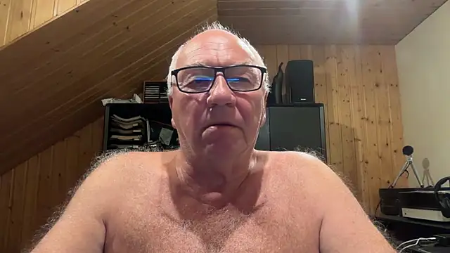 Snapshot of biggandybig chatting on September 24, 2025, 10:46 pm biggandybig online show from September 24, 2025, 10:46 pm