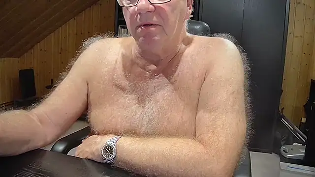 Snapshot of biggandybig chatting on October 8, 2025, 4:21 am biggandybig online show from October 8, 2025, 4:21 am