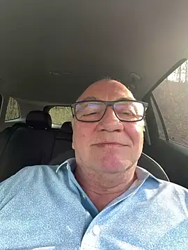 Snapshot of biggandybig chatting on March 8, 2026, 2:10 pm biggandybig online show from March 8, 2026, 2:10 pm