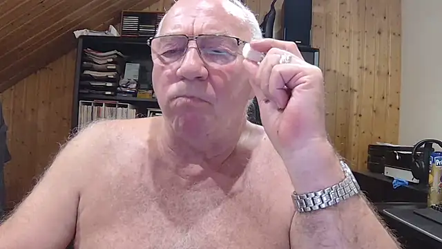 Snapshot of biggandybig chatting on March 13, 2026, 12:39 am biggandybig online show from March 13, 2026, 12:39 am