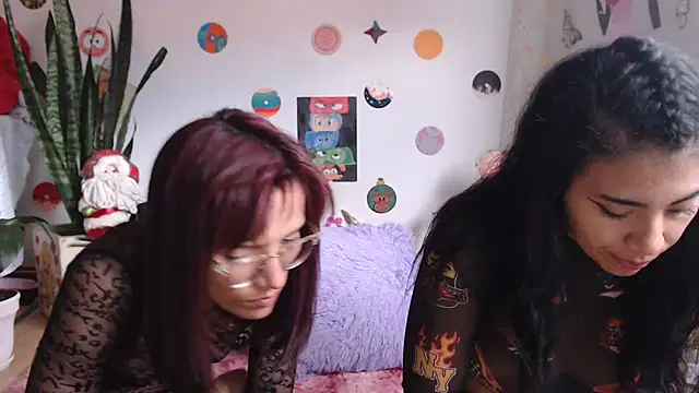 Snapshot of Yaumiko chatting on December 7, 2024, 8:27 pm Yaumiko online show from December 7, 2024, 8:27 pm