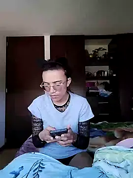 Snapshot of Yaumiko chatting on December 11, 2024, 1:39 pm Yaumiko online show from December 11, 2024, 1:39 pm