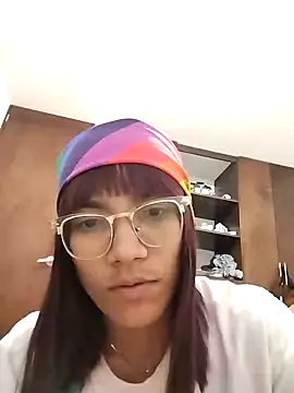 Snapshot of Yaumiko chatting on December 14, 2024, 7:18 am Yaumiko online show from December 14, 2024, 7:18 am
