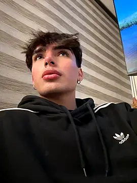 Snapshot of KittySkirtt1 chatting on October 28, 2025, 2:15 am KittySkirtt1 online show from October 28, 2025, 2:15 am