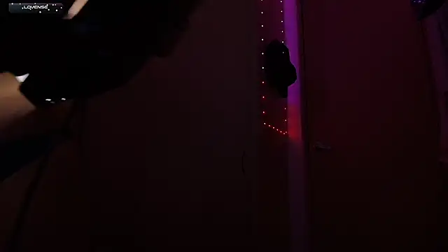 tinysofia  online show from February 1, 2025, 1:12 am