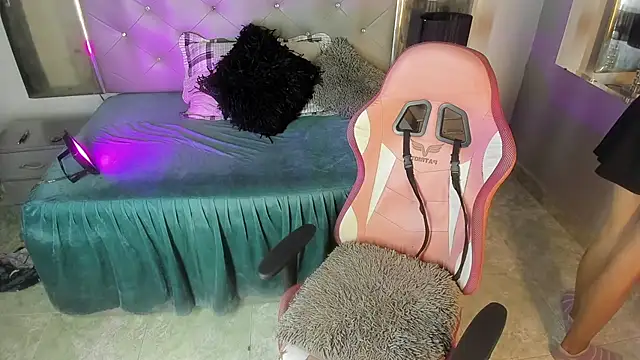 Loremhotsex online show from September 14, 2025, 7:46 pm