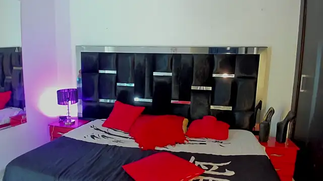 Loremhotsex online show from September 24, 2025, 8:01 pm