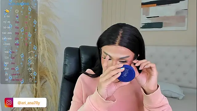 LOISE-XX online show from September 24, 2025, 5:22 am