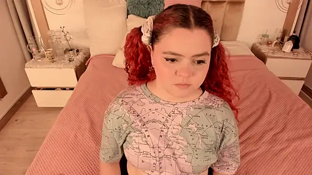 Twwiiggy online show from January 28, 2025, 8:04 pm