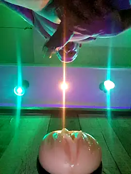 RomWoolf online show from February 24, 2025, 7:19 pm