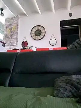 RomWoolf online show from September 22, 2025, 3:03 pm