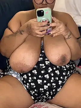 SweetLizzyBBW online show from July 9, 2026, 2:59 am
