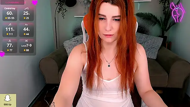 YrKiraXO online show from January 15, 2025, 7:05 am