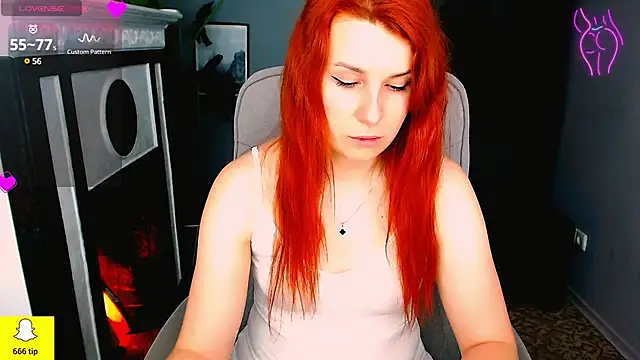 YrKiraXO online show from February 2, 2025, 6:58 am