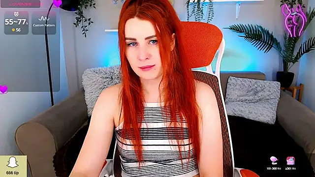 YrKiraXO online show from February 4, 2025, 10:32 am