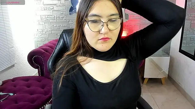 Snapshot of conniejames_m chatting on October 4, 2025, 12:25 pm conniejames m online show from October 4, 2025, 12:25 pm