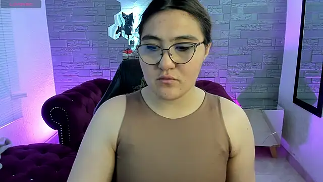 Snapshot of conniejames_m chatting on October 27, 2025, 12:42 pm conniejames m online show from October 27, 2025, 12:42 pm