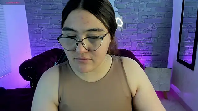 conniejames m online show from November 4, 2025, 12:48 pm