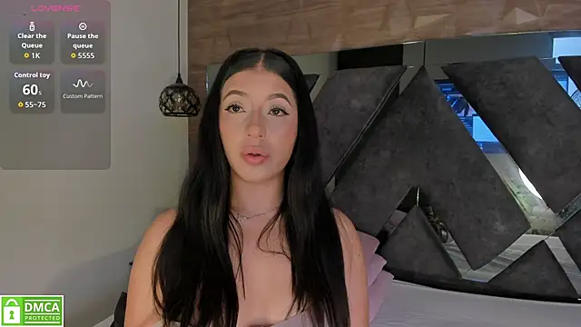 Snapshot of Venus_velez_ chatting on July 13, 2026, 12:30 pm Venus velez online show from July 13, 2026, 12:30 pm