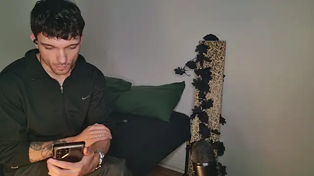 JackDesFeux online show from November 6, 2025, 4:57 am