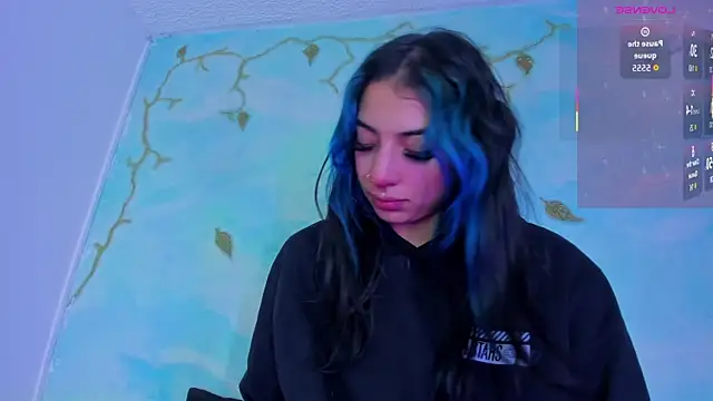 SaturnooStonee online show from December 3, 2025, 12:51 am