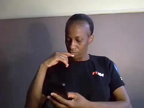 Snapshot of AfricanPrincesss2 chatting on December 31, 2024, 4:38 am AfricanPrincesss2 online show from December 31, 2024, 4:38 am