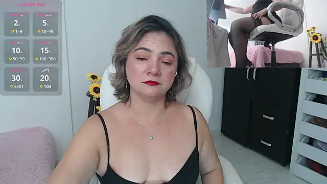 ana milf online show from December 11, 2024, 2:52 am