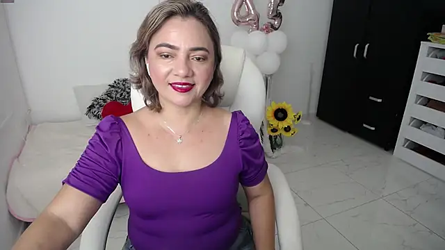 ana milf online show from January 28, 2025, 11:17 am