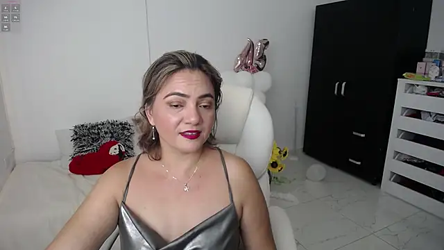 ana milf online show from February 2, 2025, 10:06 pm