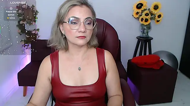 ana milf online show from April 30, 2026, 1:39 pm
