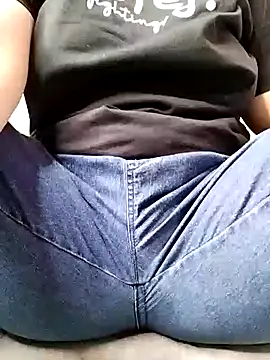 Snapshot of Mie610 chatting on October 15, 2025, 12:22 am Mie610 online show from October 15, 2025, 12:22 am