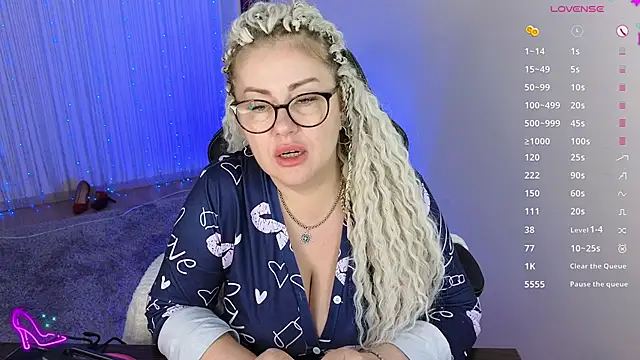 misskaassandraa online show from December 2, 2024, 5:59 pm