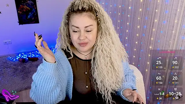 misskaassandraa online show from December 9, 2024, 8:01 pm