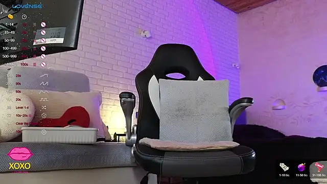 misskaassandraa online show from November 6, 2025, 8:48 am