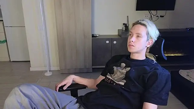 Snapshot of matt_spark chatting on March 22, 2026, 10:24 pm matt spark online show from March 22, 2026, 10:24 pm